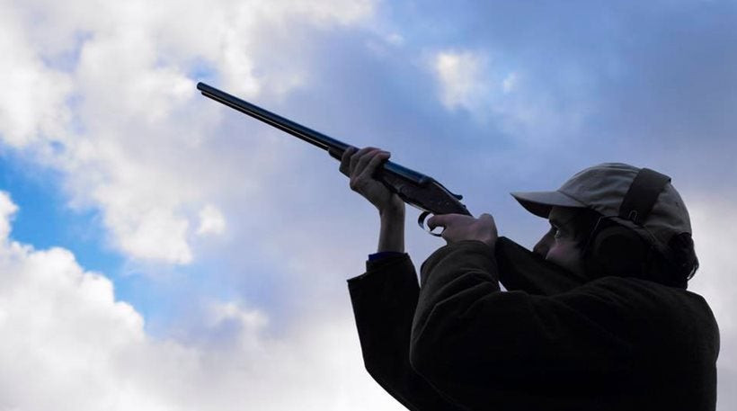 Συνέβη κι αυτό: Αμερικανοί προσπαθούν να ξορκίσουν την Ίρμα πυροβολώντας στον αέρα!